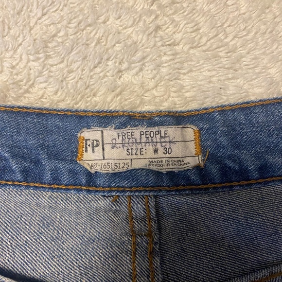 FREE PEOPLE Denim Jeans Shorts - Picture 3 of 6